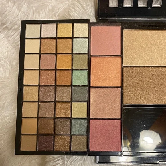 ELF Eyeshadow Palette - Vibrant Shades - Picture 3 of 5